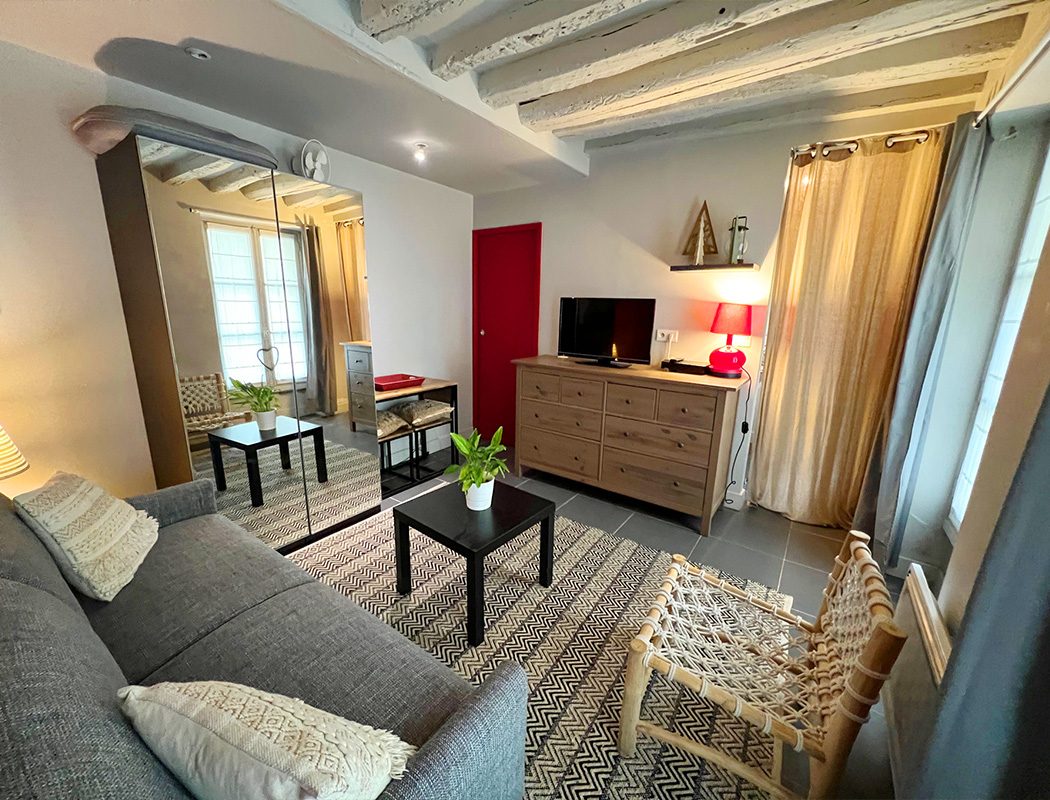 studio appartement meublé entièrement équipé court et long séjour à Versailles